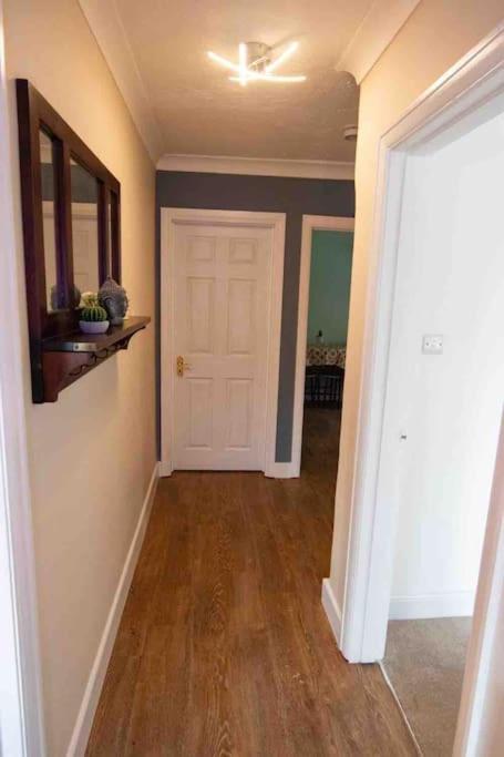 1 Bedroom Self Contained Apartment In Christchurch Winkton Ngoại thất bức ảnh