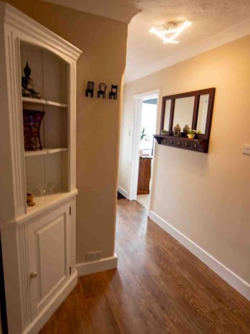 1 Bedroom Self Contained Apartment In Christchurch Winkton Ngoại thất bức ảnh